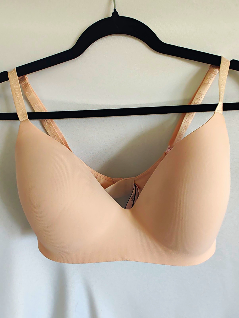 Victoria's Secret T-Shirt Bra Lightly Lined Wireless 36DD Beige Hook & Eye